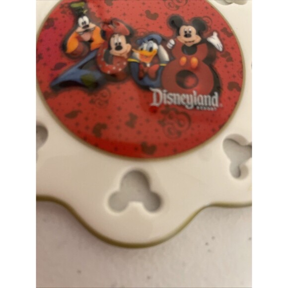 Disneyland 2008 Collectors Snowflake Ornament Authentic Disney Parks Pixar - Picture 3 of 6